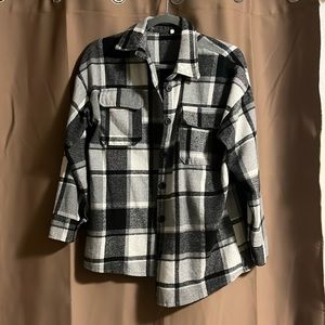 Black, grey, & white “shacket” like new. Never worn, washed once. Size S.